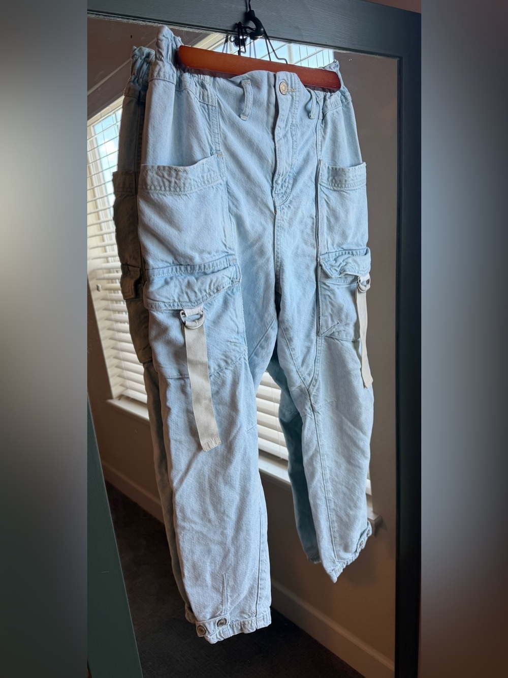 🔥 Free People We The Free Hazel Pull-On Drop-Waist Cargo Jeans - Picture 3 of 8